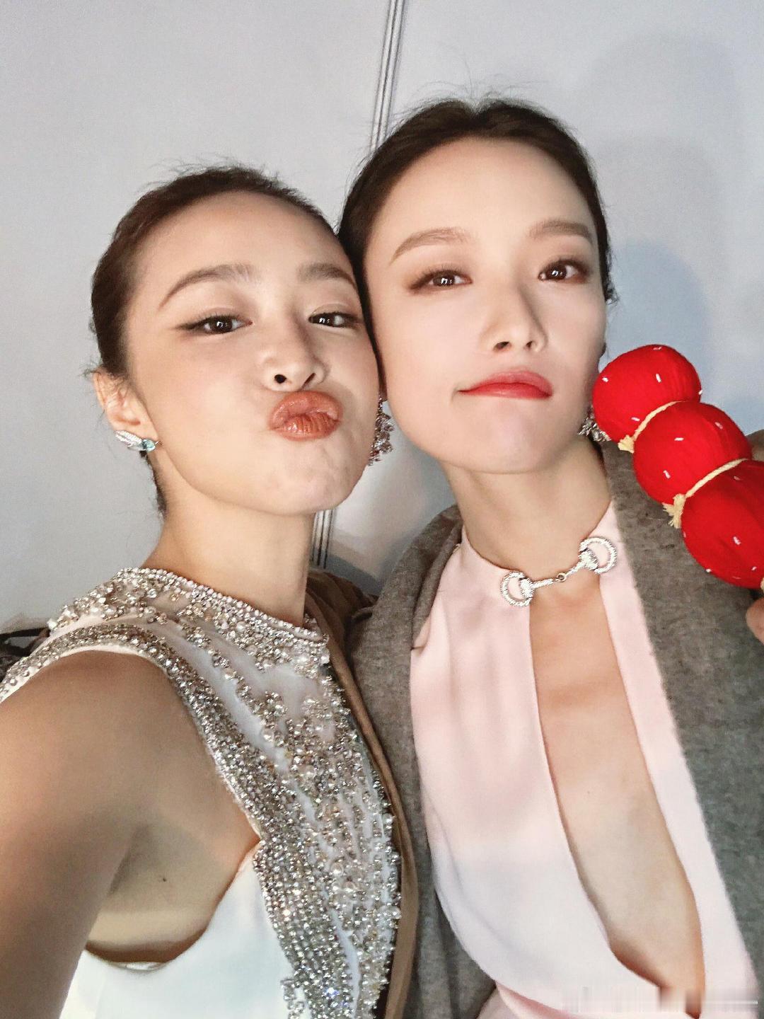 倪妮上班能和美女玩开心坏了吧倪妮去旅游起床气都没了 公费和三个美女姐姐组团玩，倪