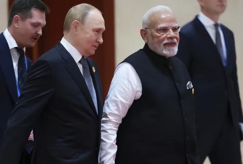 2月5日，俄中之间的石油交易突然传来新动静，据贸易商透露，俄罗斯给中国的石油价格