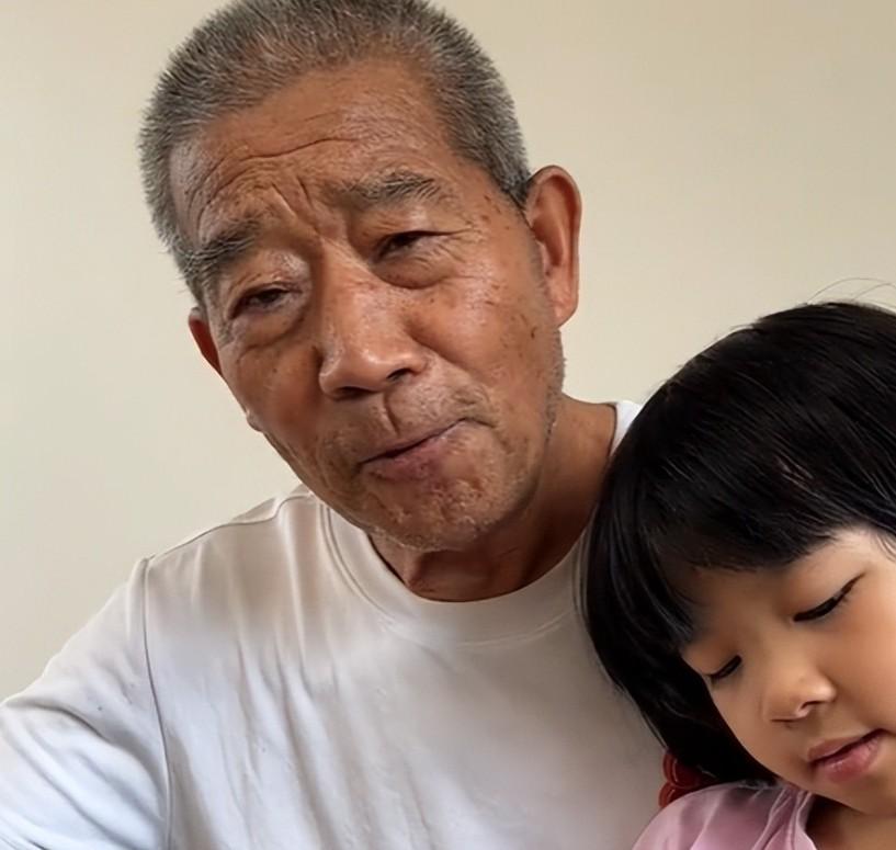 希望一家人平平安安的，天赐妈妈慢慢的会好起来的，祝福你们全家幸福安康。
 
天赐