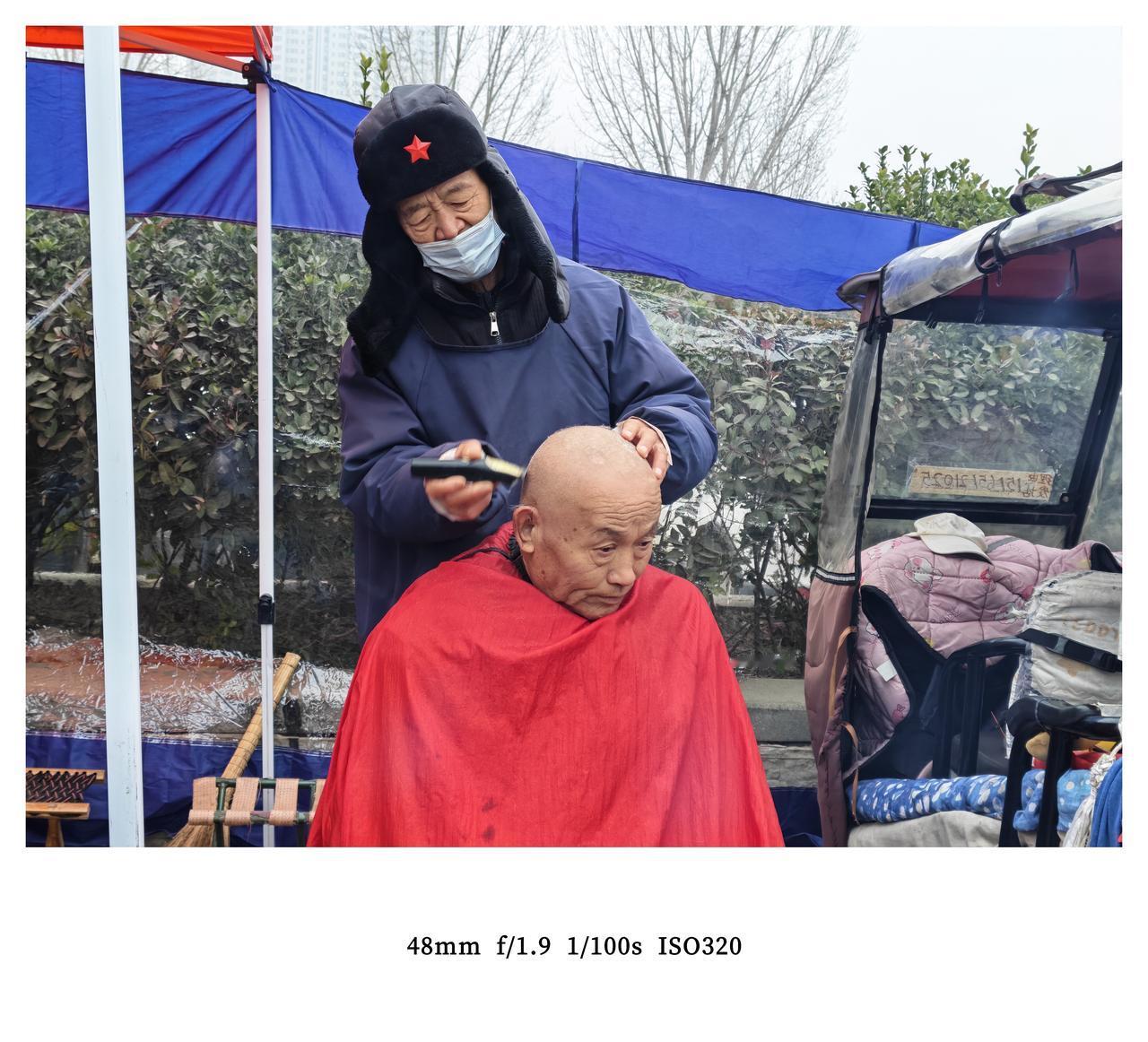 济南的堰头村腊月十三大年集。