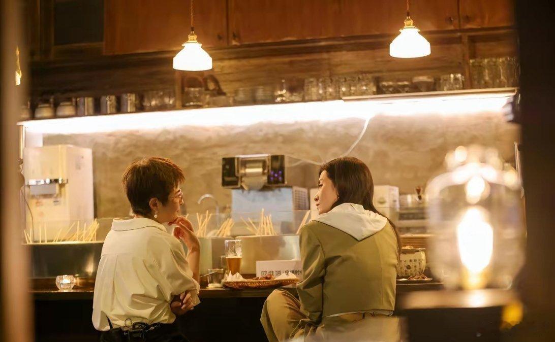 《背后》张泉灵李晟直面女性野心，这么敢聊的女明星内娱不多了！李晟在《背后》节目中