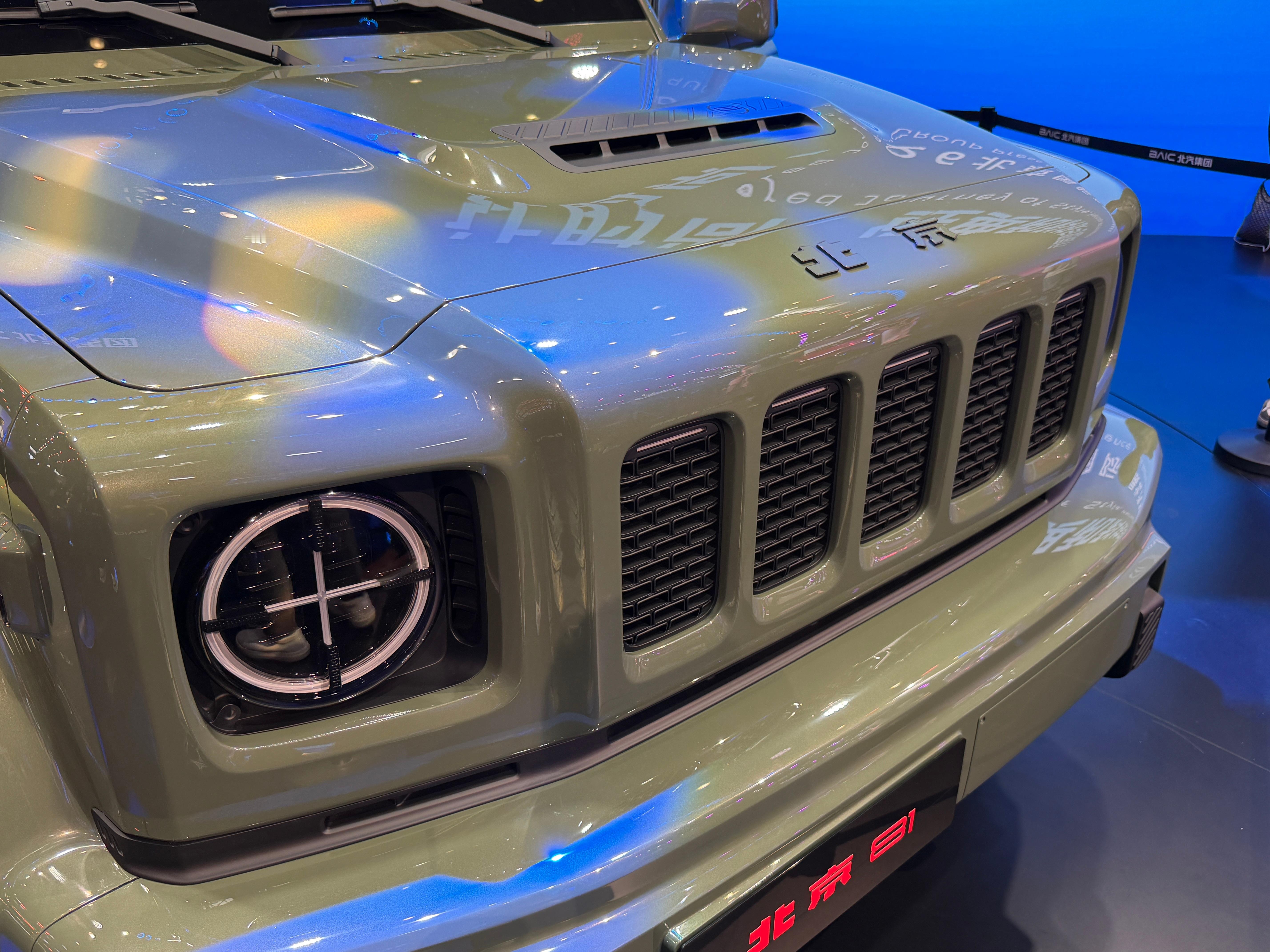 北京81替大家看了，又是一款方盒子造型的车。不光高，也挺宽，超2米了～这车居然用