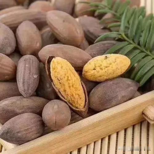 除了干炒瓜子，市面上大多数坚果我都不爱吃，但是有两种我感觉比瓜子还好吃，那就是香