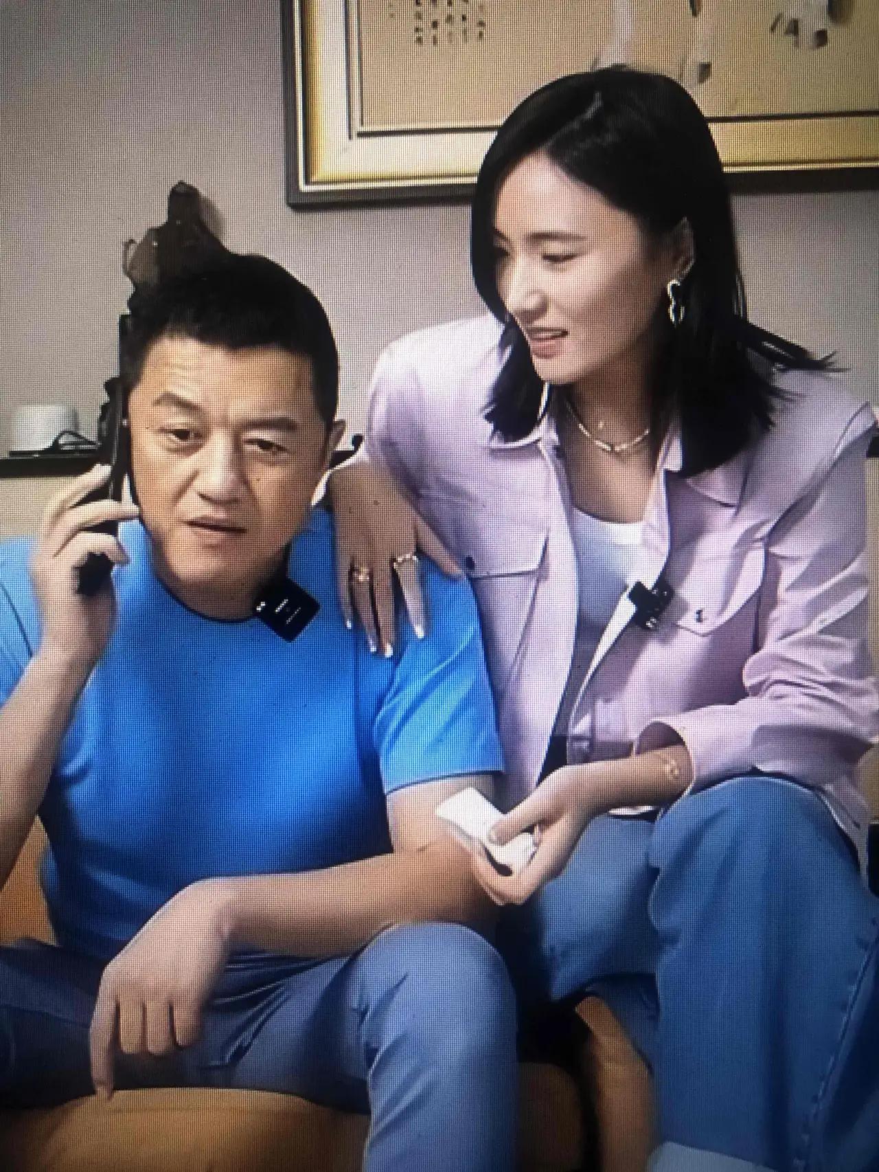 李亚鹏和海哈金喜真的很般配。一个儒雅帅气，性格宽厚随和；一个高挑温婉，气质独特不