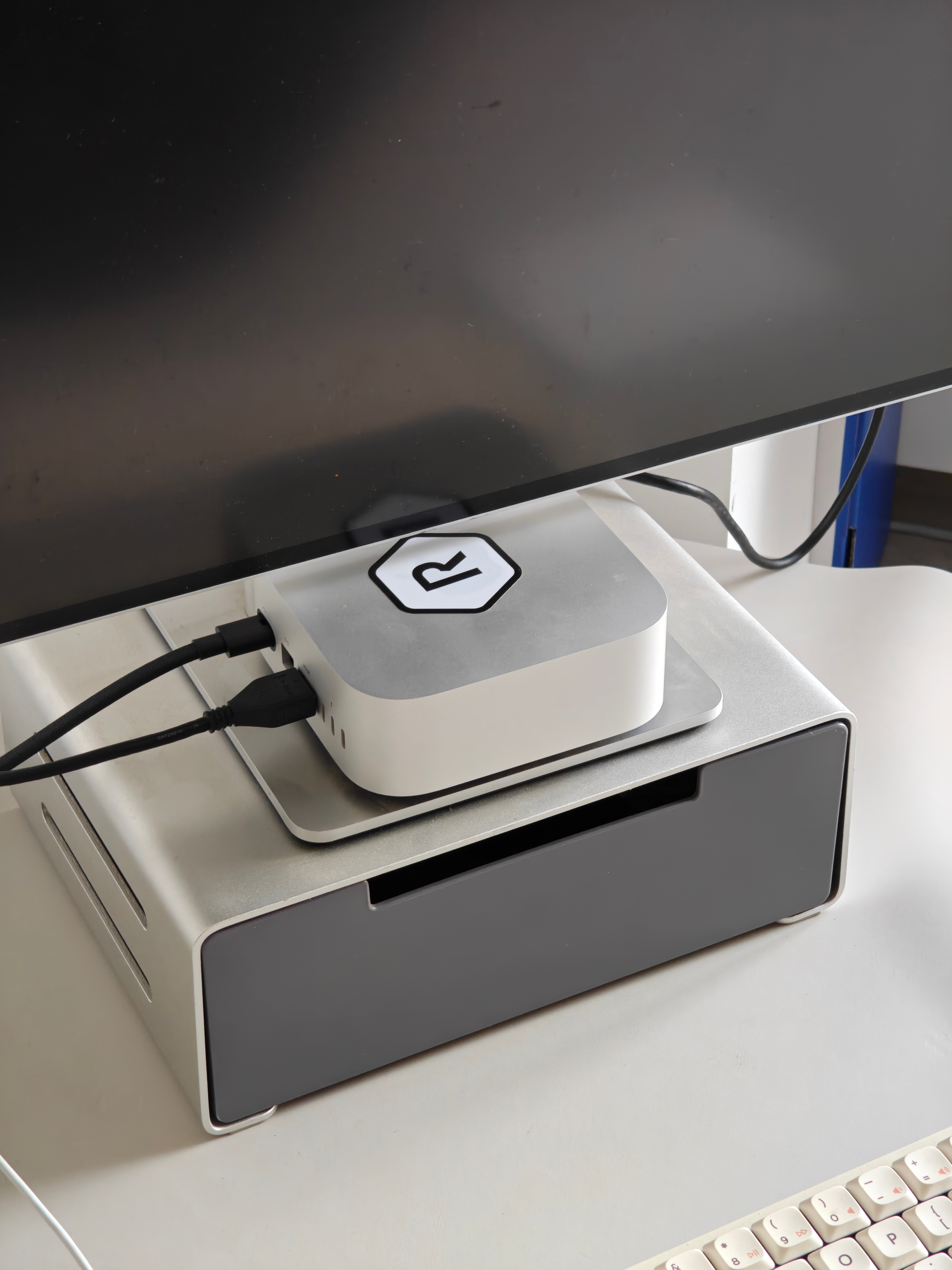 早啊xdm，换上Mac mini了  ​​​