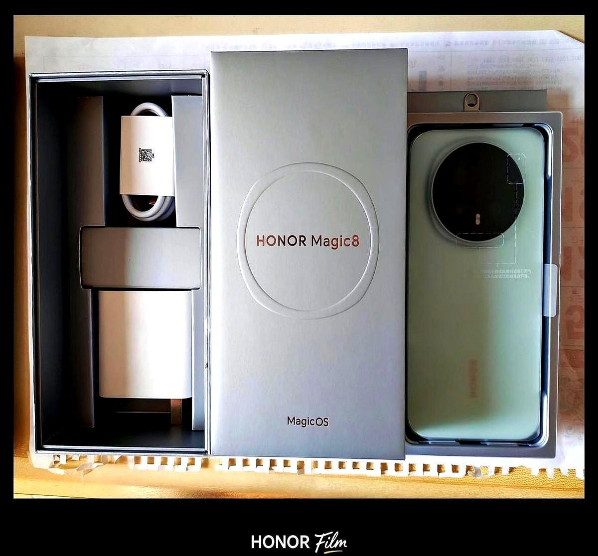 60%音量是分水岭。

后盖一震，秒变随身小音箱。

把Magic8标准版开到6