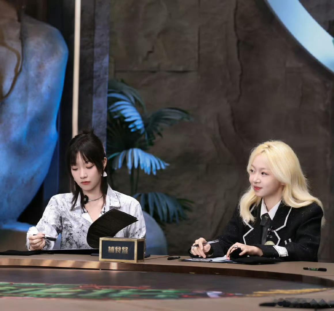 女孩子一旦联起手来森林进化论2025两个女生联手，直接给游戏上难度！这波操作帅炸