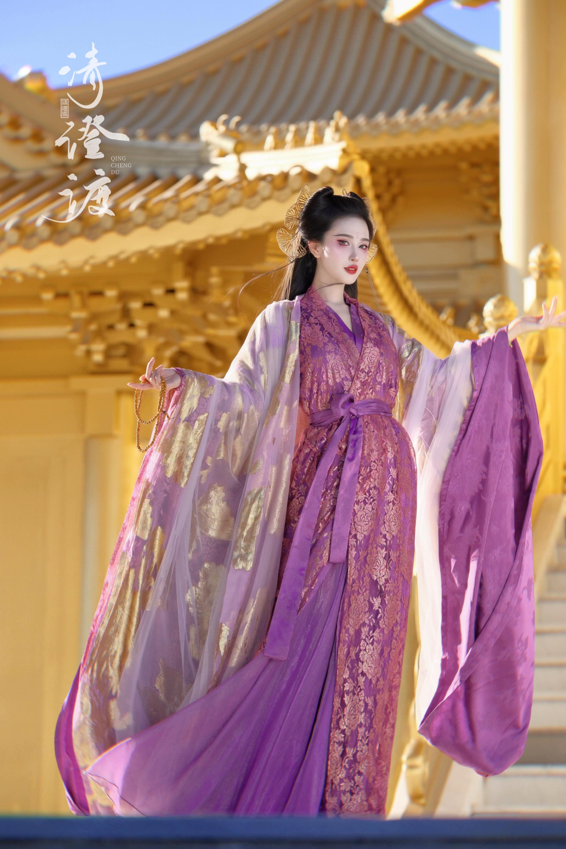 阳光下真好看。