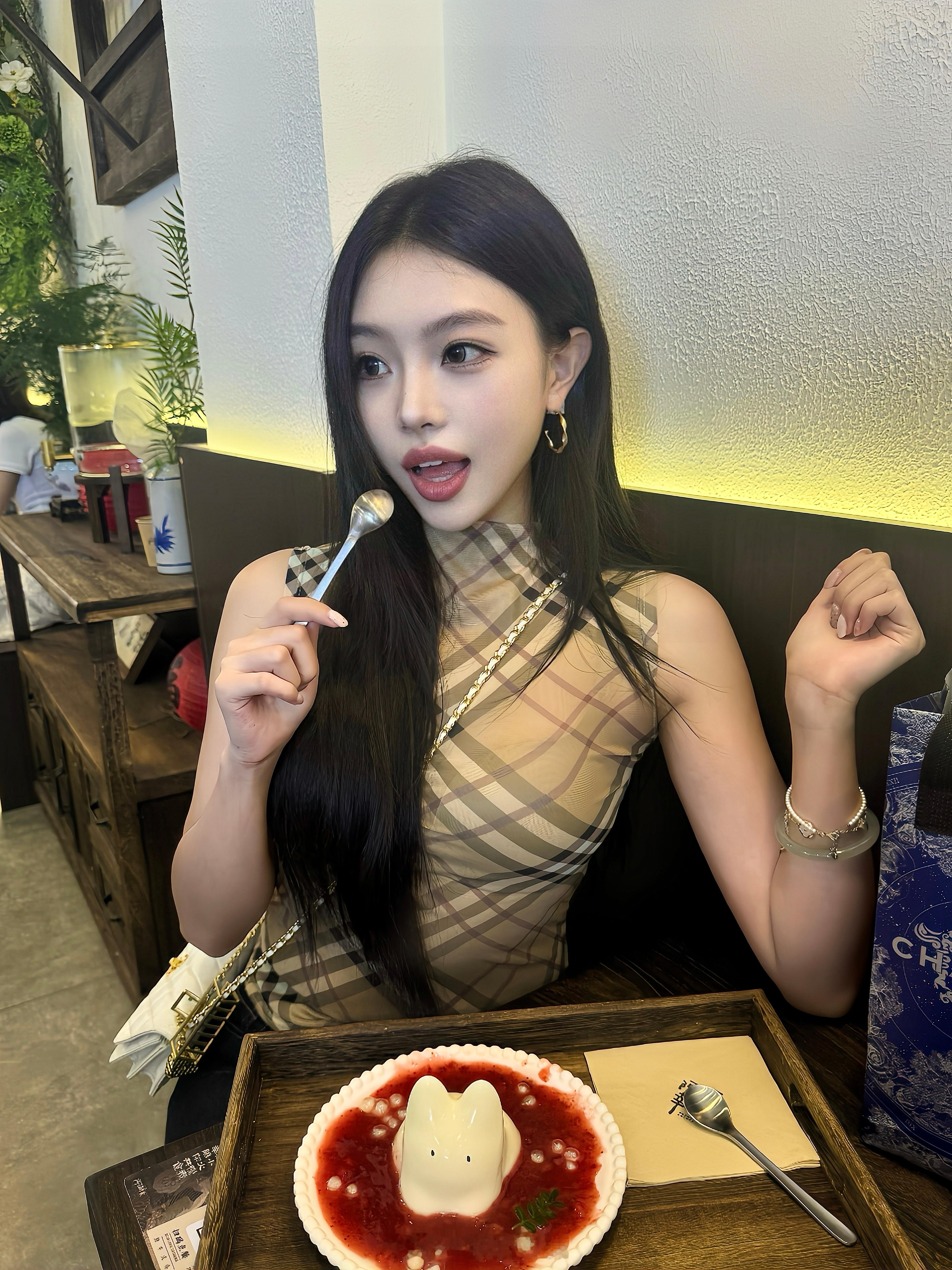 误食一只小兔叽°ʚᕱ⑅ᕱɞ° ​​​