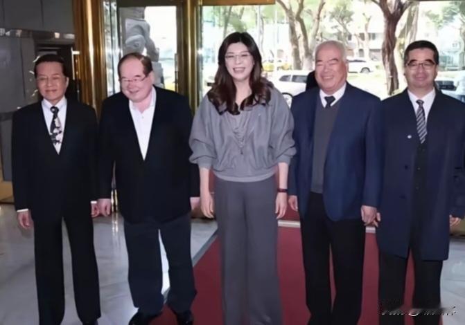郑丽文是否能成为国民党的新希望也许吧，愿她能以远见卓识引领台岛！