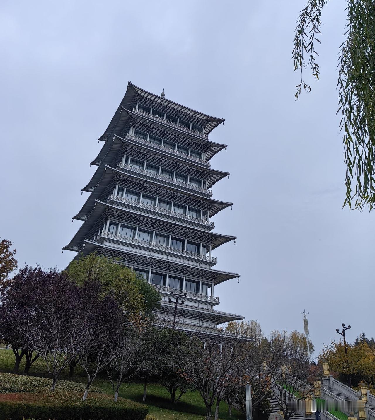 宝鸡的房子将来20万元一套？？？
昨天和一个卖二手房的朋友闲聊，
说到了今年的房