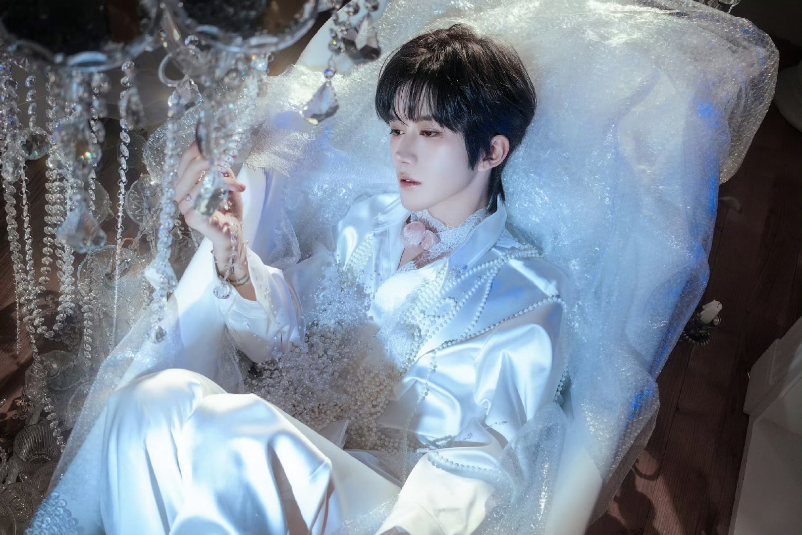 黄星白纱蒙眼黄星白衬衫造型 哇塞 黄星白衬衫造型 