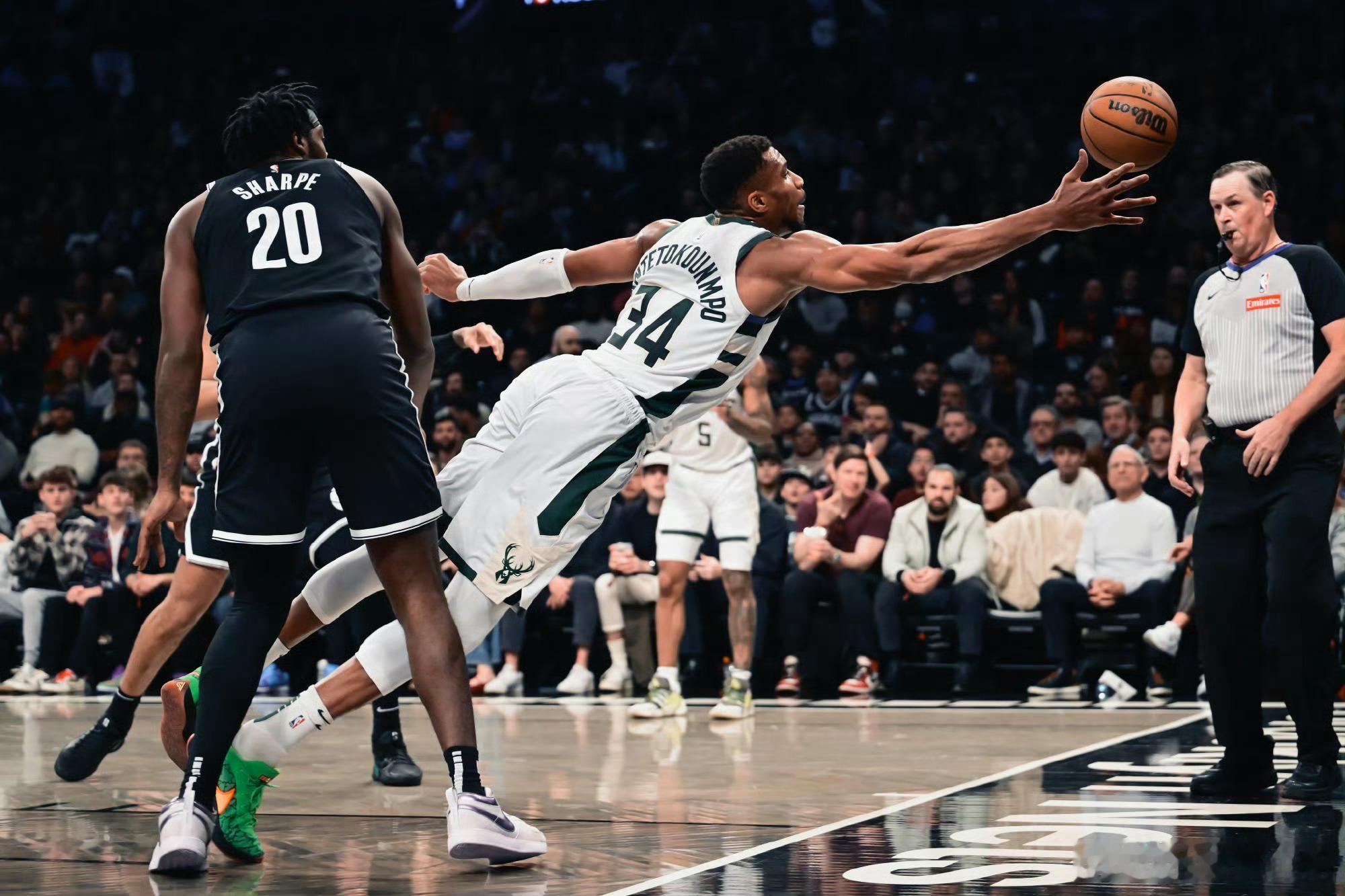 字母哥是不是最渴望拿到得分王？截止目前，NBA本赛季场均得分前五位——第一位，字