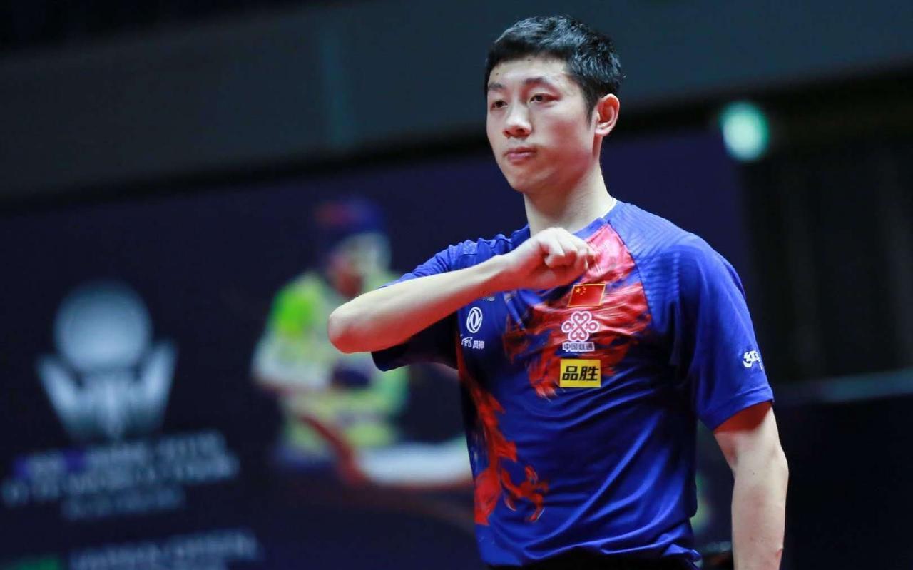 再次被许昕的这句话暖到了，
他说：
作为国乒球员，
不论身处何地，
如果国乒需要