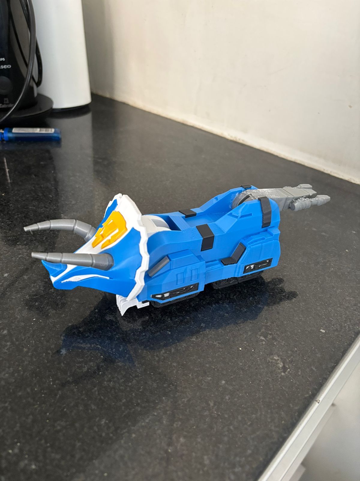 恐龙战队的3d打印图纸齐活了。由Gus Santome开源，这个还是很有怀旧感的