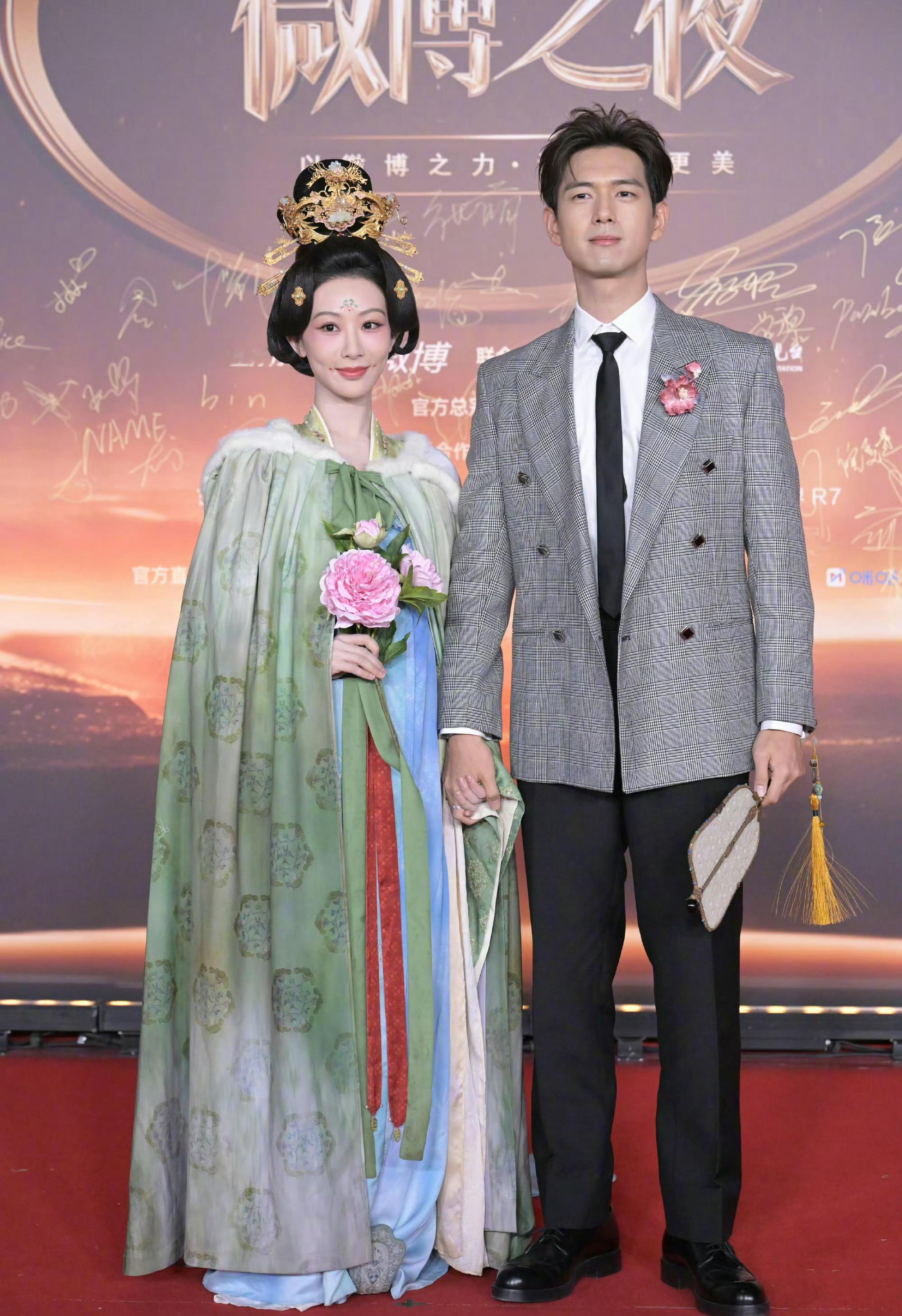杨紫李现 纯元CP结婚 杨紫李现手牵手了，cp粉有福了 