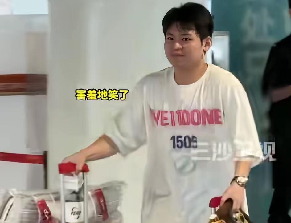 林诗栋在伦敦团体赛上打出自己的风格和气势。
林诗栋回到家乡海南，真没有想到妈妈和