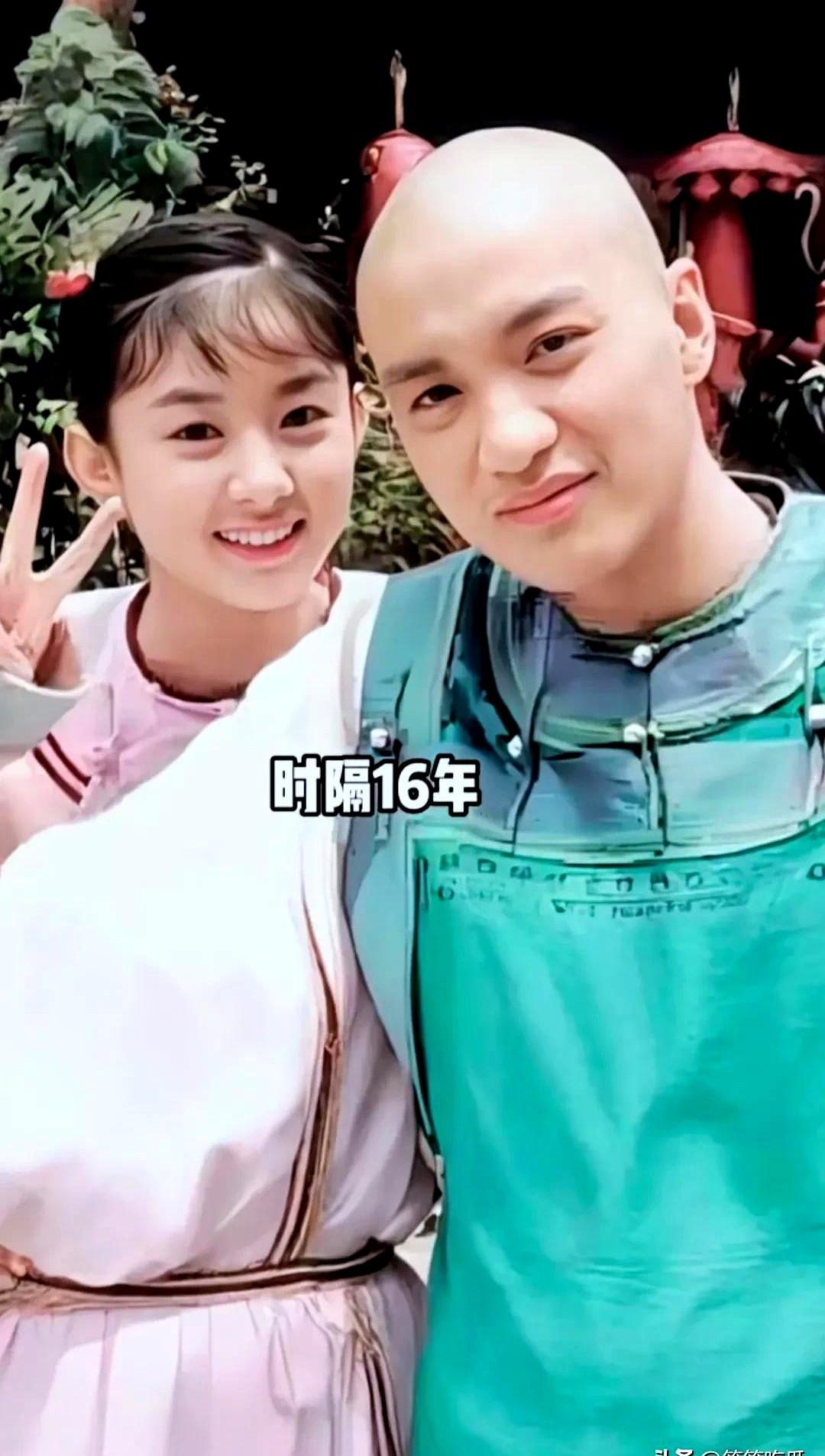 右边这位是萧剑，那他真名叫啥？

左边这位大家肯定熟，赵丽颖！这是她在2011年