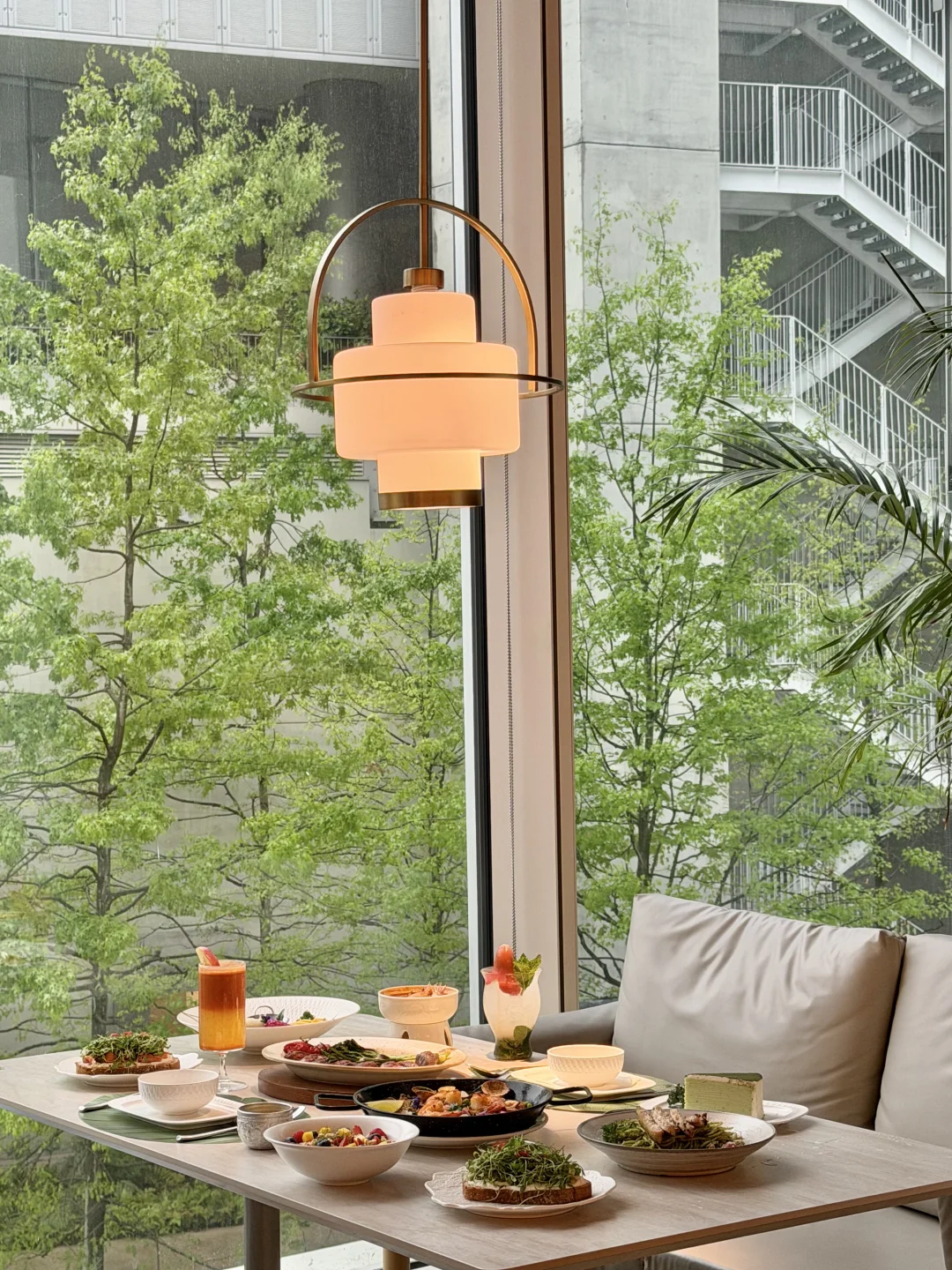 杭州天目里…绿意窗景好chil～～～