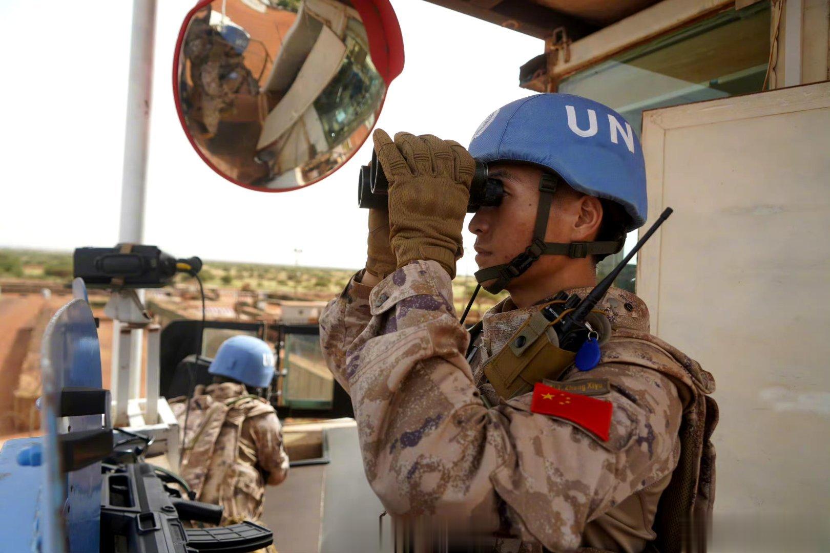 #马里维和营地遭汽车炸弹袭击现场#当地时间9月8日，距联马团东战区营地约一公里的