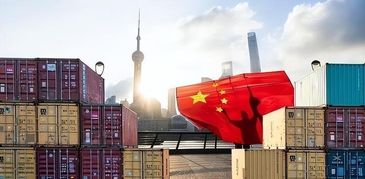 都说弄巧成拙最是尴尬。当年有人挥舞关税大棒、拉出长长的出口管制清单，满心想着能卡