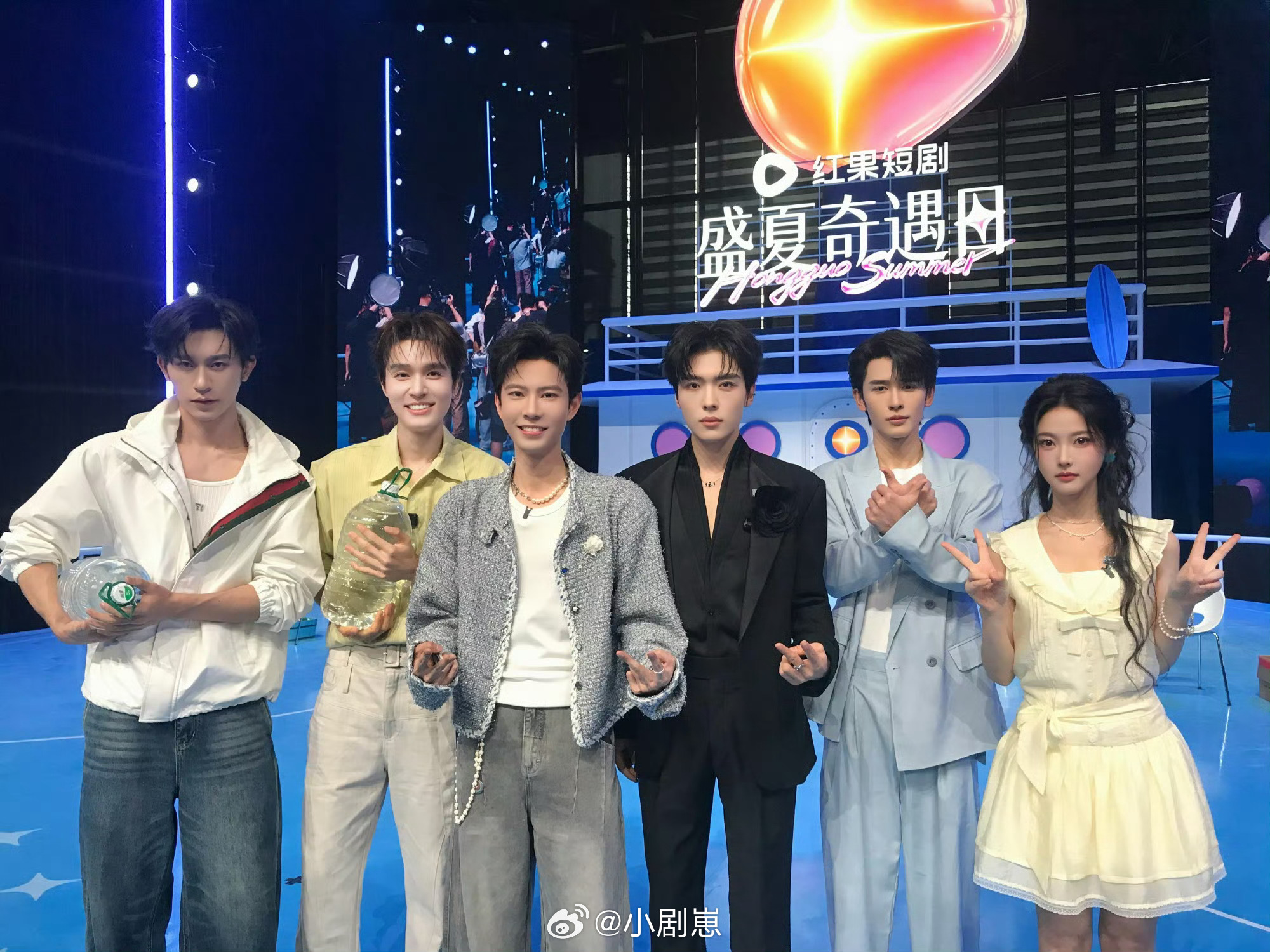 短剧圈群像给内娱一点震撼短剧圈活动全员颜值集体在线，这种群像太爱了，夏天这盛典太