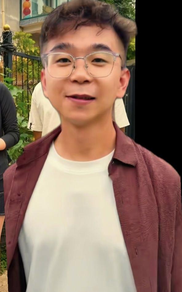 一段错过的邀约，埋下感情遗憾的伏笔
 
海哥在直播间，讲起了小杨弟弟与秀儿一段鲜