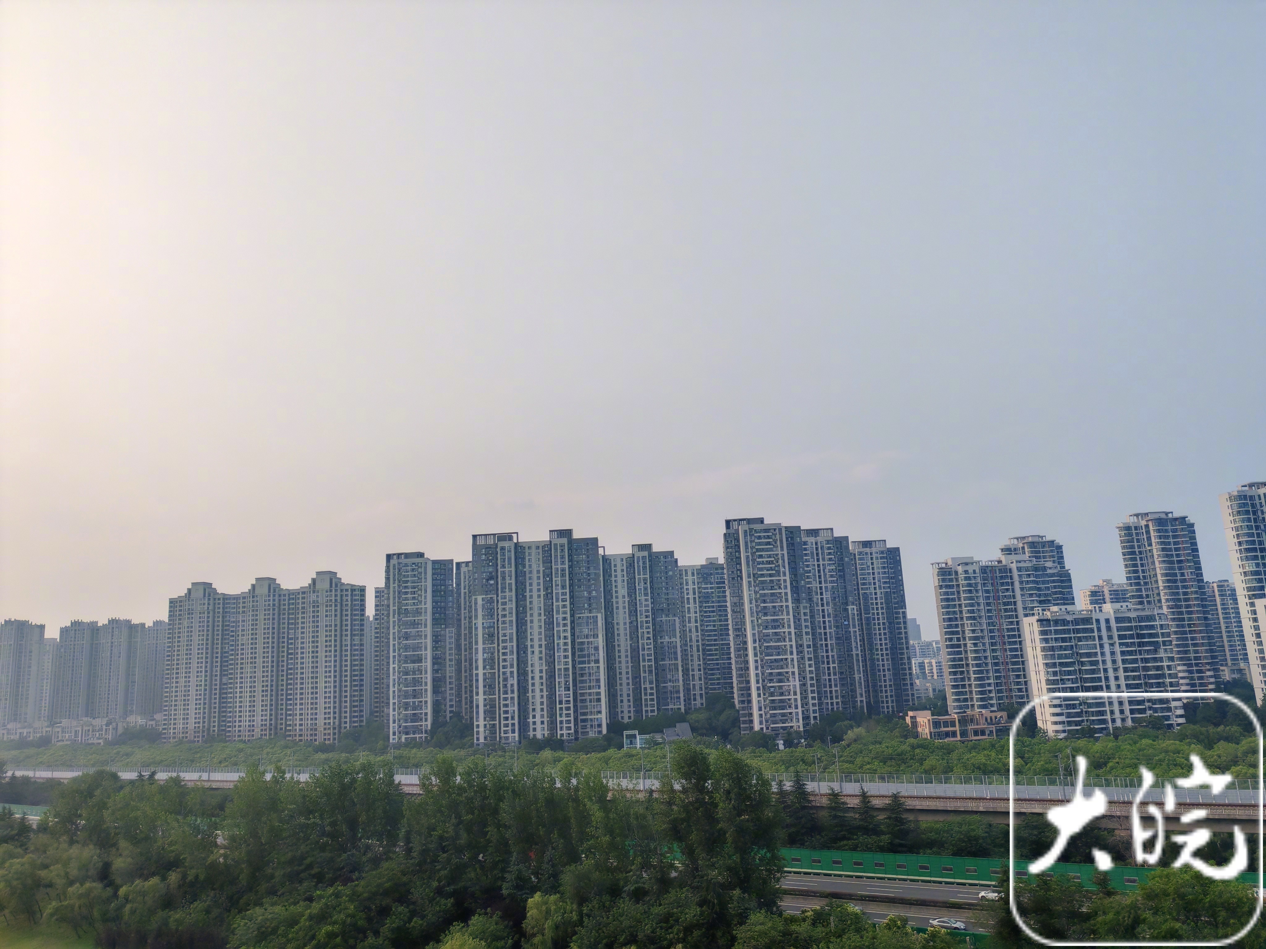 【当心！#端午期间安徽南部局地有大暴雨#】28日傍晚，中央气象台发布重要天气提示