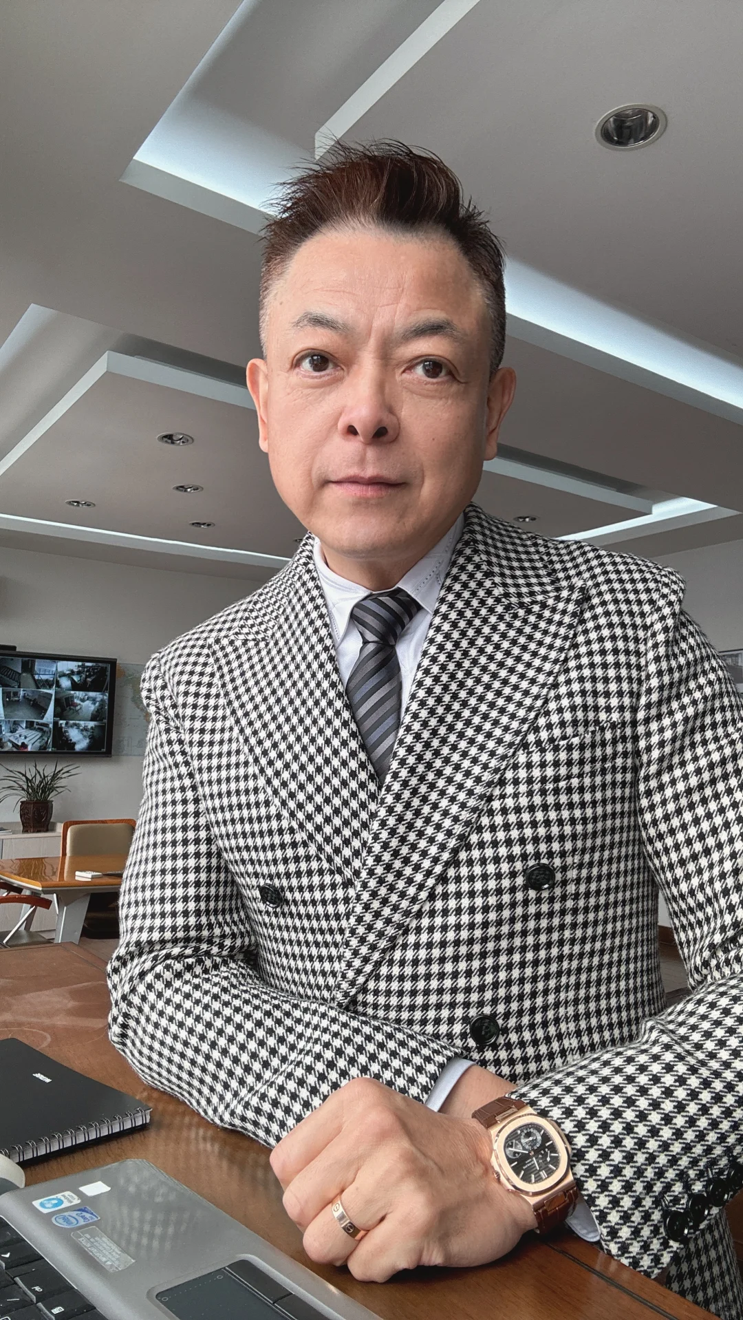 周六加個班吧、工作認真一點