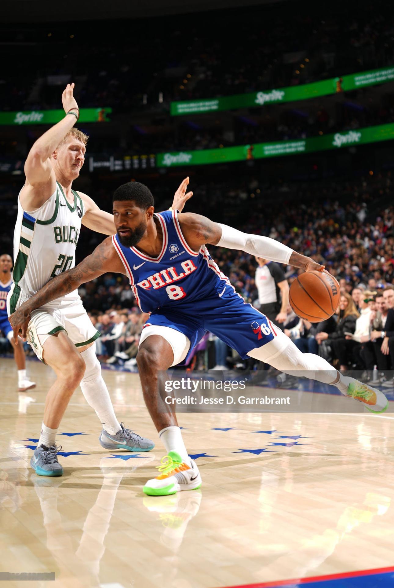 结束连败！全场比赛结束：76人队背靠背主场139-122战胜雄鹿队！攻防一体！乔