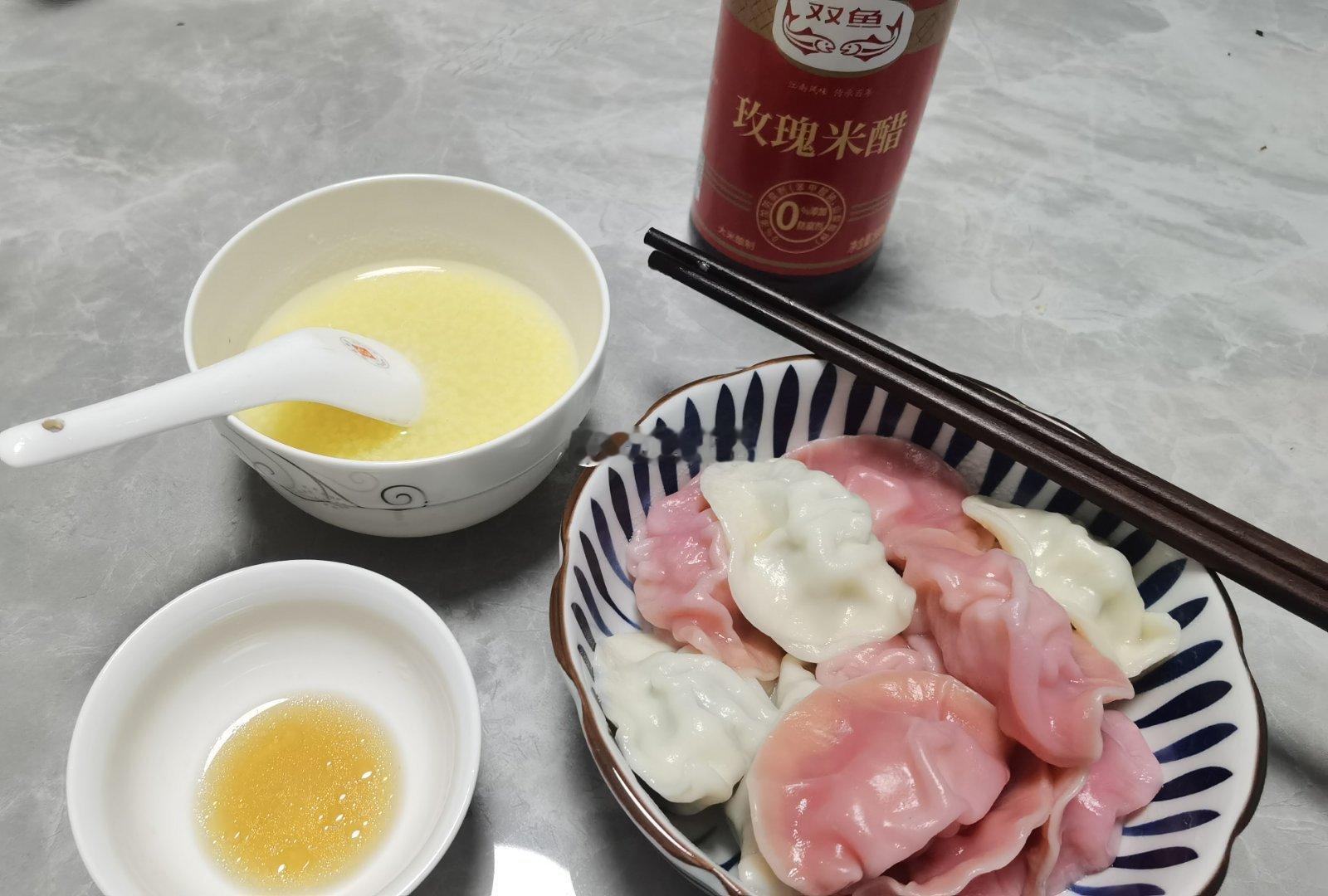今日午餐，“红饺”就小米。[偷笑] ​​​