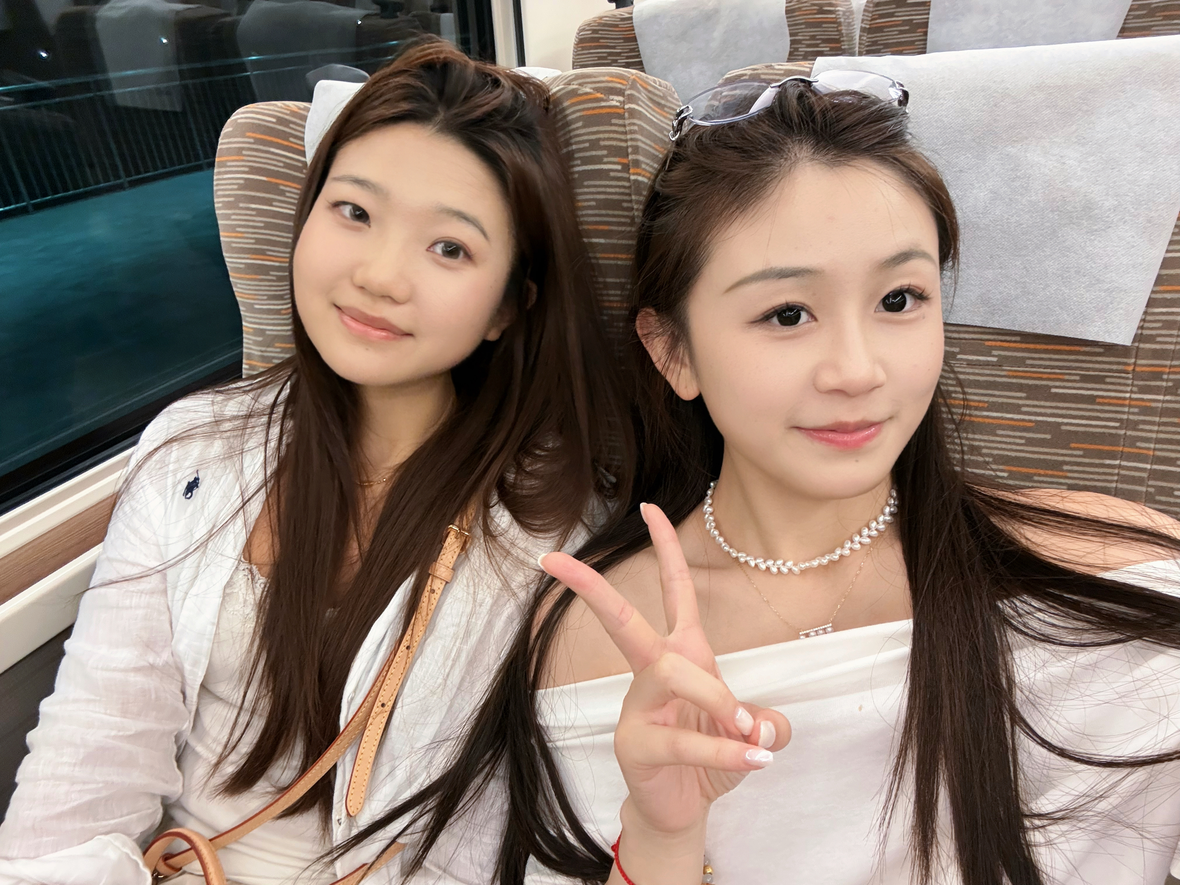 坚持画了几天妆后感觉这个画眼线的手感又回来了哈哈哈 