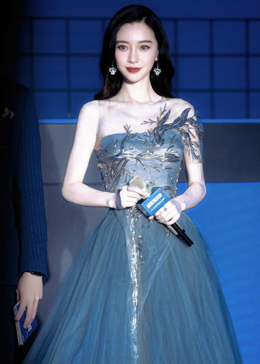 angelababy angelababy 我保证你是天使，只是这世界有点坏