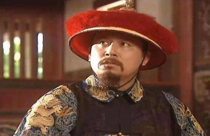 康熙二十年，玄烨平定了三藩之乱。对参与叛乱的尚可喜掘坟开棺，他发现尚可喜临死前是