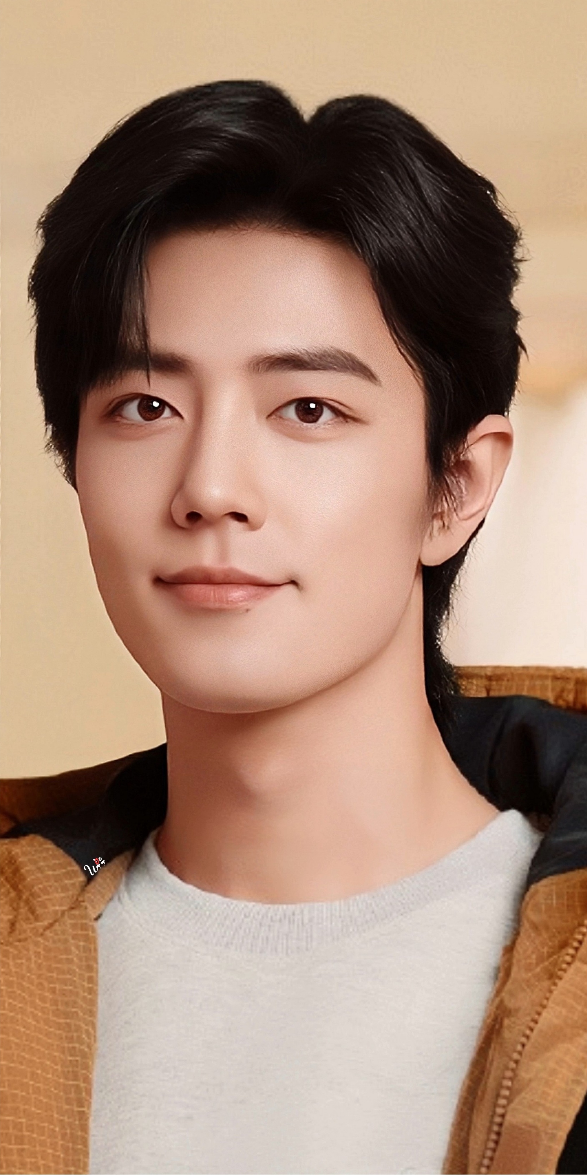 肖战 春风秋叶轮转，山南水北走遍，你一眼万物不见，你一笑心跳骤变！ 