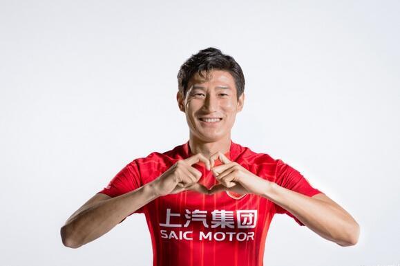 #前国脚于海宣布退役##于海宣布退役# 前国脚于海宣布退役，将担任海港U21青年