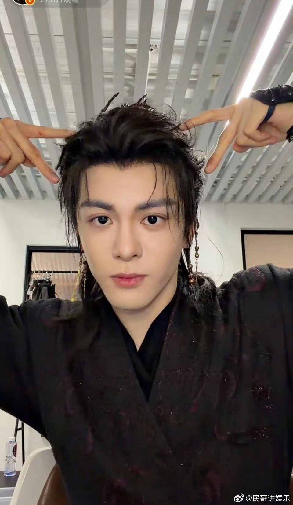 曾舜晞和AI聊天缓解焦虑 🤭曾舜晞直播分享小秘密！靠和AI说“自己超帅”缓解焦