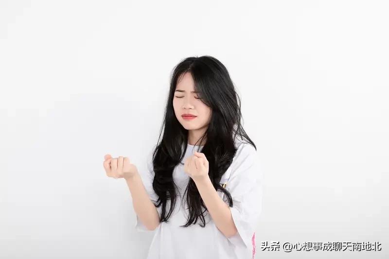 一个又犟又蠢又强势，喜欢跟老公对着干抬反杠杠的女人，总是喜欢在外面瞎编自己老公坏