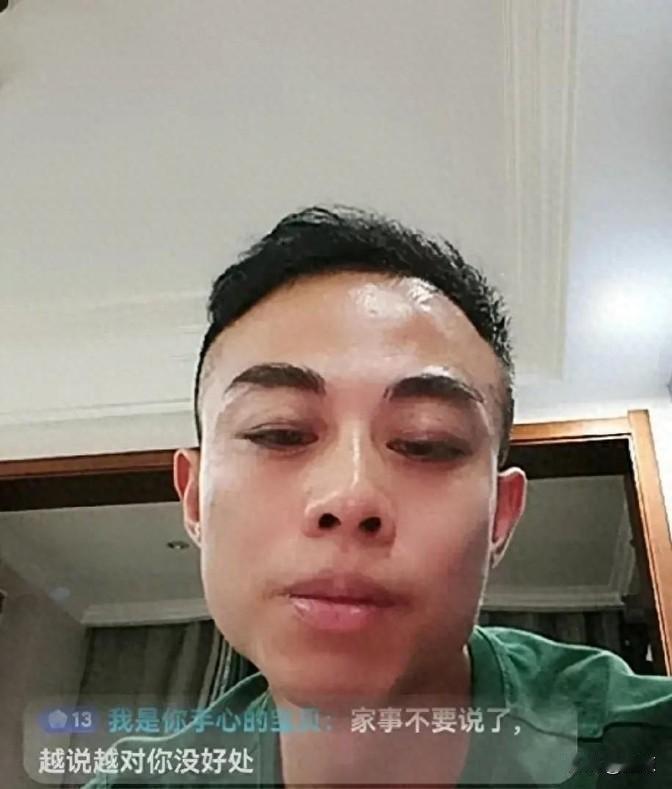 阿杰和梦妍，夫妻搭档直播卖货，这个组合一看就有点“爆款”的潜力。可是，谁能想到，