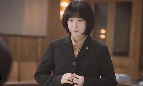 【热推2.1w赞】朴恩斌坦言，在主演《奇怪律师禹英雨》时因台词量惊人一度出现“副
