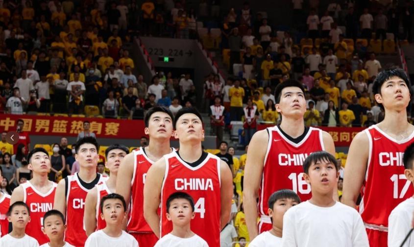 苏群说中国男篮未来10年不会再有归化 苏群说“归化的大门已经彻底关闭”。不是篮协