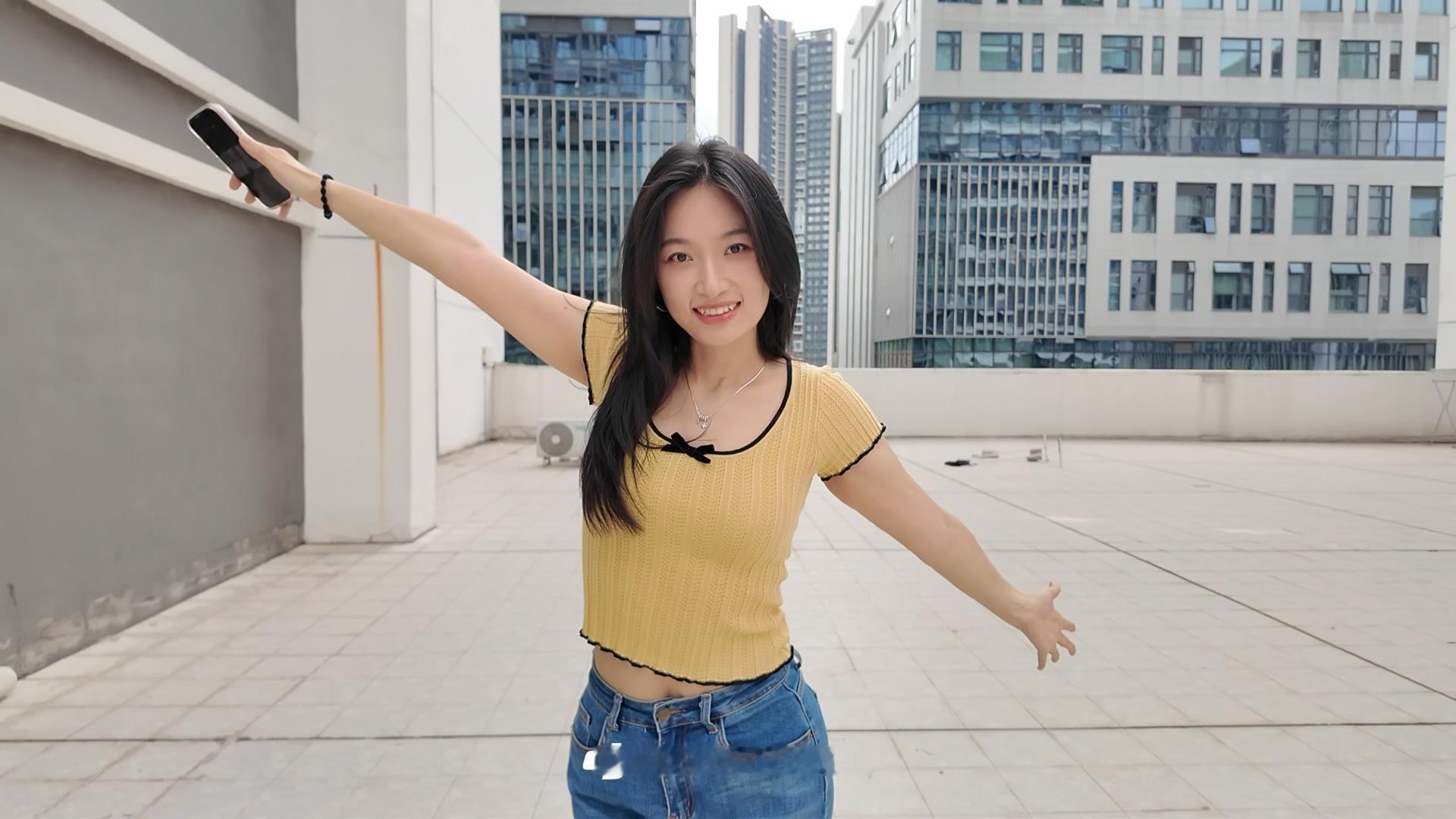 俺又要出去玩啦！小桑来光明啦小雨的美腻照片小雨的平凡日常