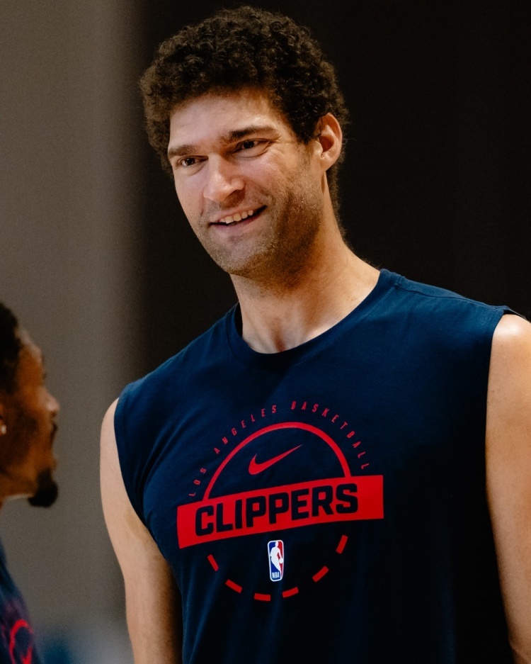 快船官方：“微笑，距离快船篮球新赛季又近了一天。”nba休赛期 ​​​