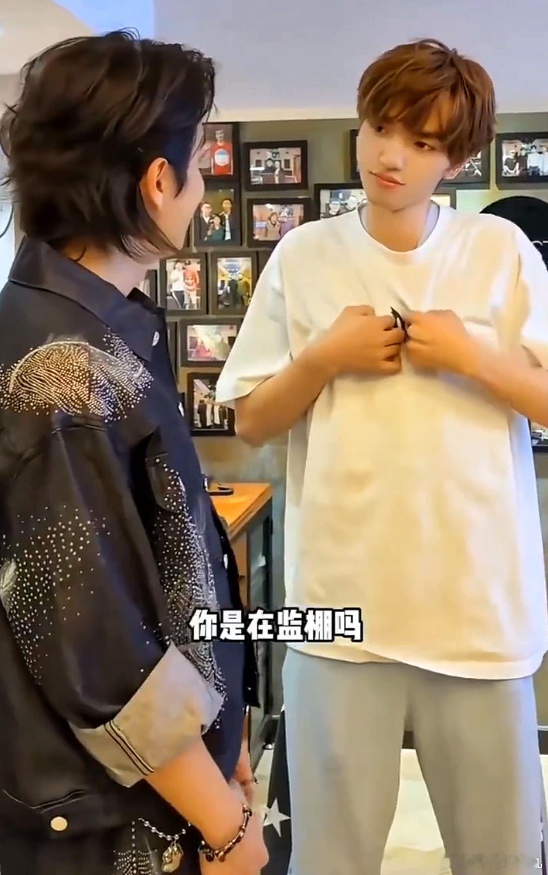 管健嘉晨预言微博热搜管健嘉晨回应披哥主题曲创作听他谈主题曲诞生的过程，能感受到他