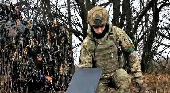 星链对决！截至目前乌克兰前线所有俄军通信与控制系统均已瘫痪，多地攻势被迫中止
