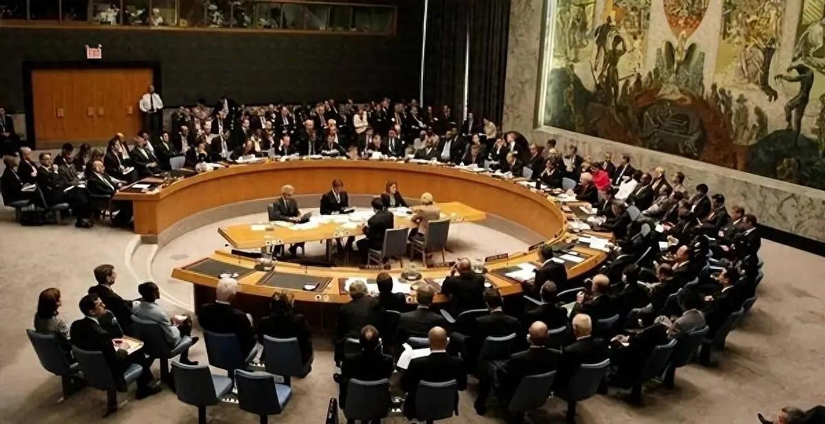 美国想封七艘船，中俄为何坚决说“不”？安理会这场博弈没那么简单

7艘船，1份提