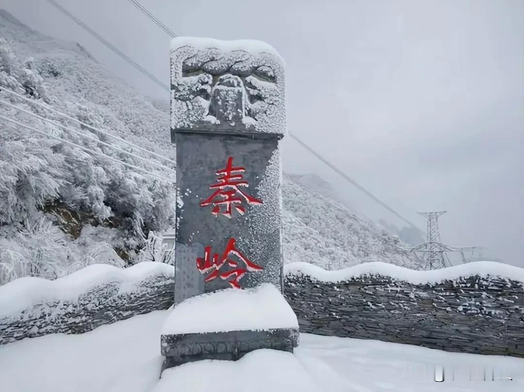 雪
朋友们:
这首诗的作者是谁？

花雪随风不厌看，
更多还肯失林峦。
愁人正在