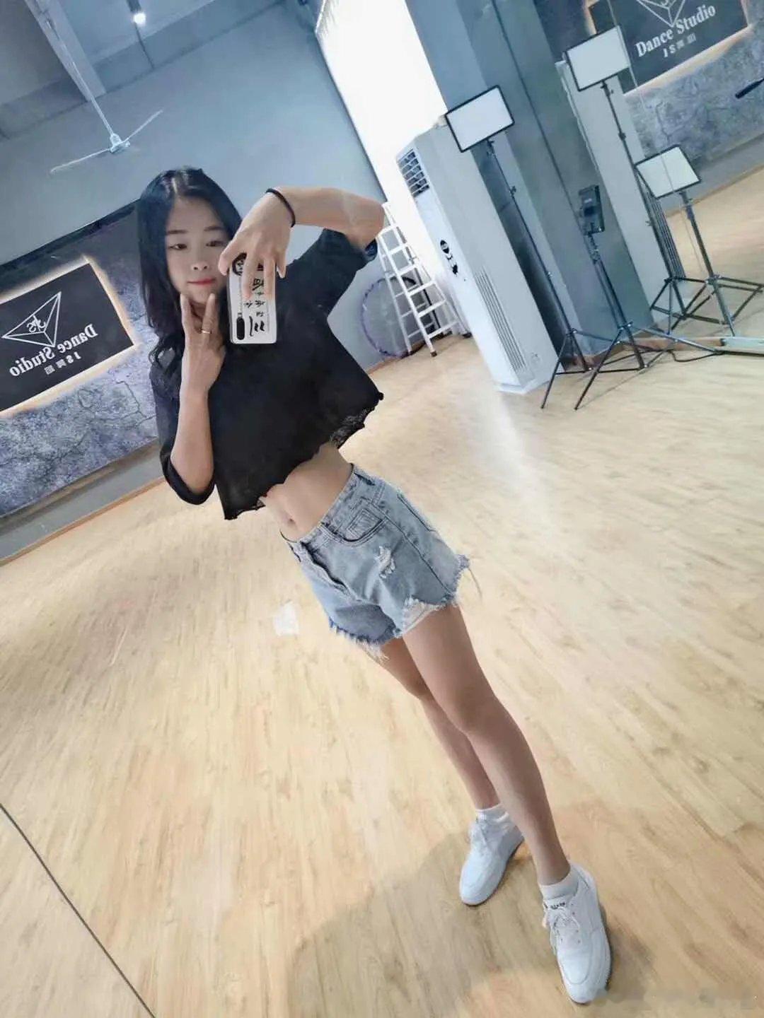 少妇超甜305 爱健身 