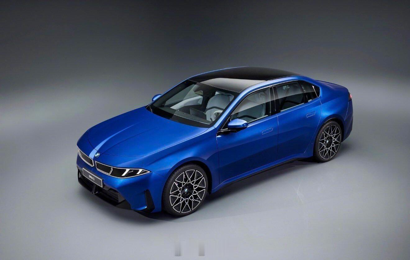 全新一代宝马i3 全新一代宝马i3，个人觉得整体车身造型小气了一点，其他还可以，