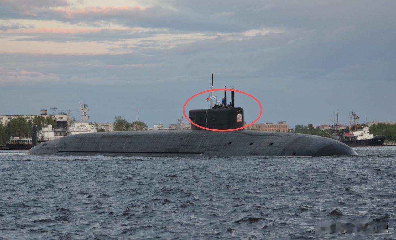 俄罗斯外长拉夫罗夫访华，一待就是两天，没想到他人还没走，俄罗斯海军的一支舰艇编队